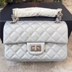 2021A CHANEL CLASSIC MINI REISSUE 2.55 METALLIC SILVER GOATSKIN LEATHER HANDBAG